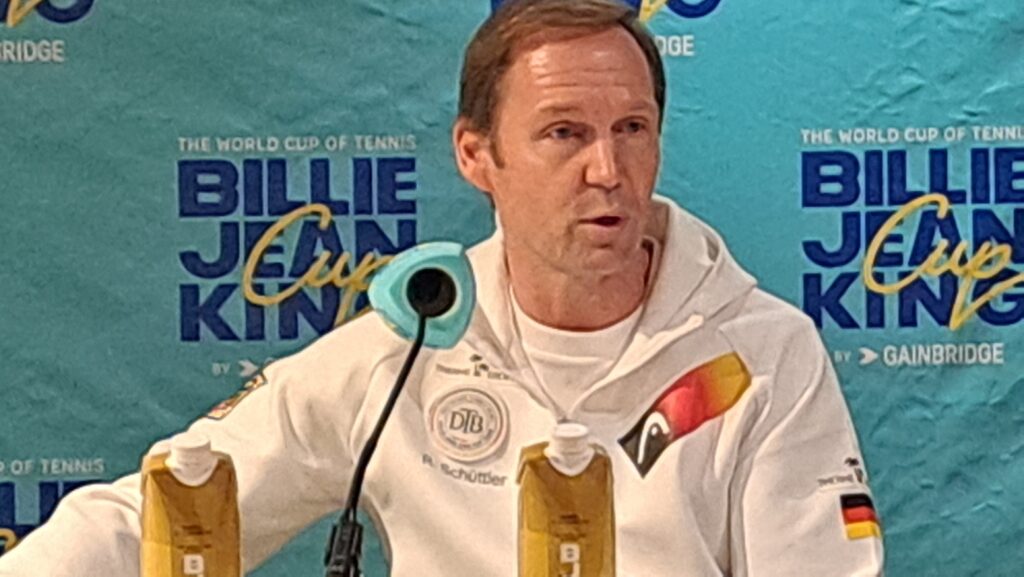 Sichtlich erschüttert - Rainer Schüttler tritt ab.